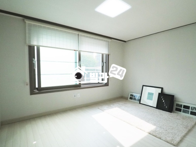 서울 광진구 화양동 ▶▶ 어린이대공원역 거실넓은 예쁜 투룸 ▶▶ 학군 밀집지역 ★★ 위치가 너무너무 좋아요★★ 주민센터 ☞ 우체국 ☞ 세종대학교 ☞ 버스정류장 ☞ 전철역 ☞모두 코앞이라 대중교통 편한 위치의 투룸 이에요~~❣❣❣❣ 분양 매물번호 32831 사진 4