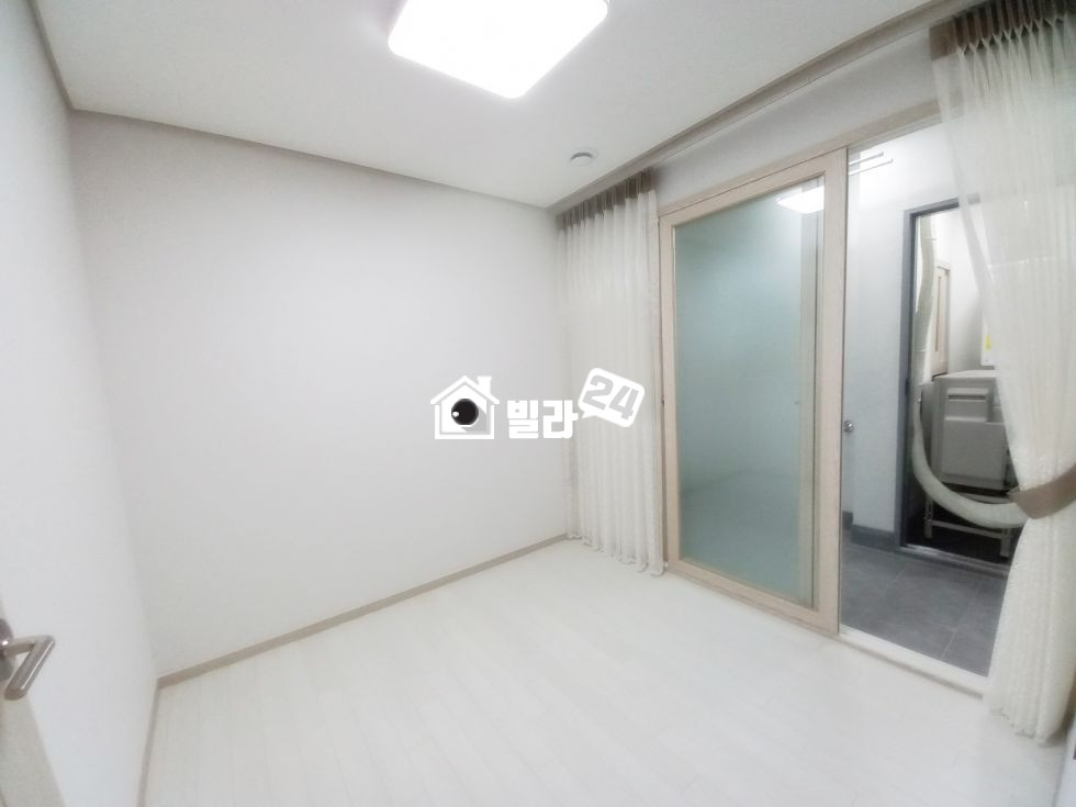 서울 서초구 방배동 ##방배역세권 / 방배동에 이정도 넓은 쓰리룸 귀합니다! 바로 ☎ ☎ ☎ ☎ ☎ 분양 매물번호 35379 사진 8
