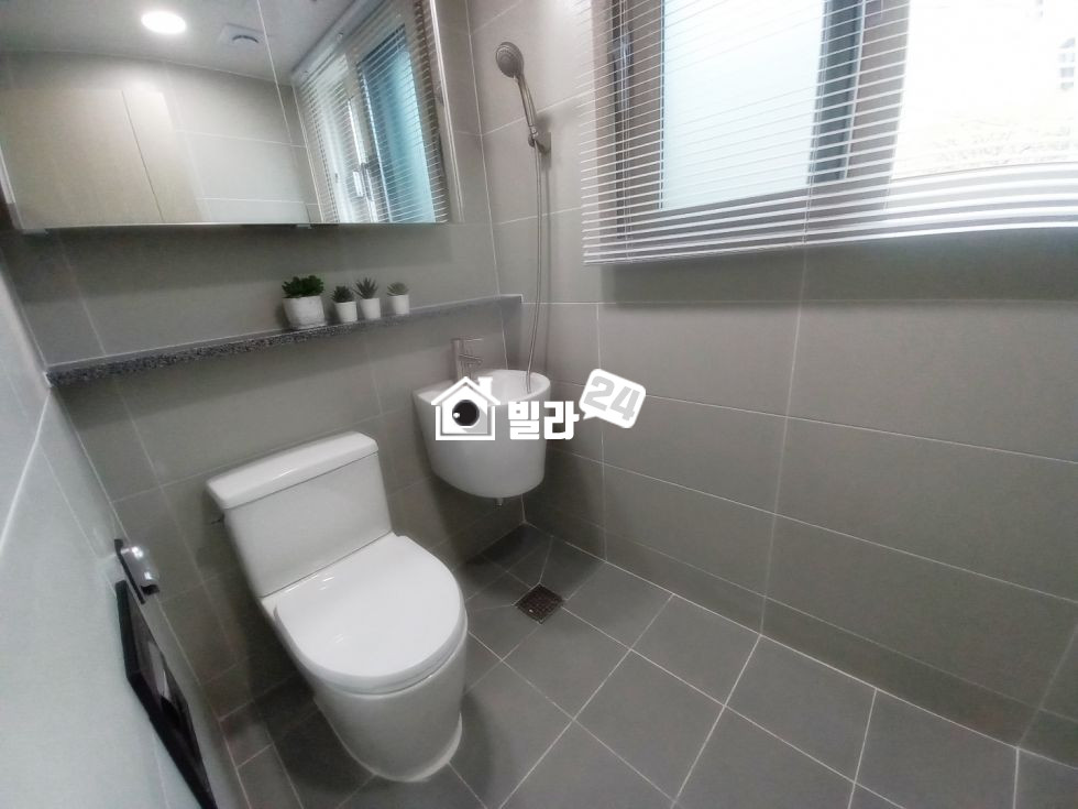 서울 서초구 방배동 ##방배역세권 / 방배동에 이정도 넓은 쓰리룸 귀합니다! 바로 ☎ ☎ ☎ ☎ ☎ 분양 매물번호 35379 사진 10