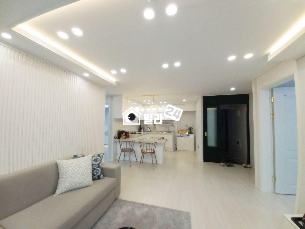 경기 수원장안구 조원동 ◈ 장안구청 옆 / 학군 최고 / 넓은 쓰리룸에 테라스 ~ !! 분양 매물번호 35391 사진 3
