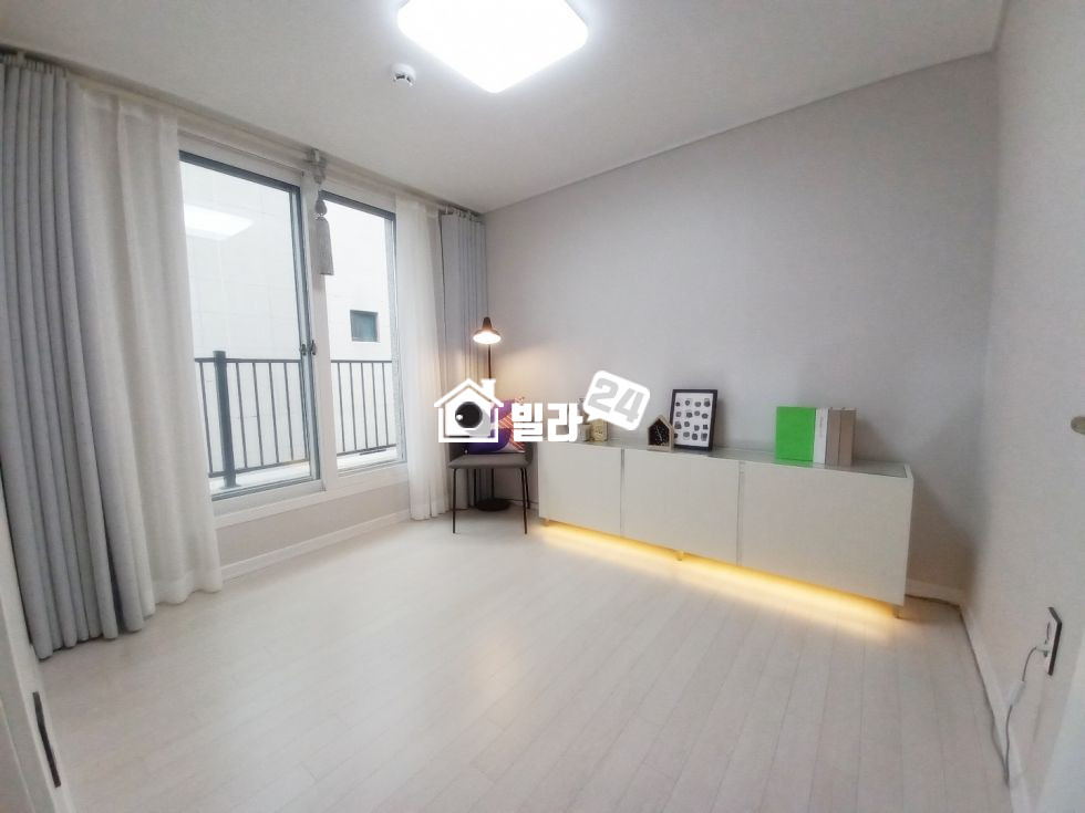 경기 수원장안구 조원동 ◈ 장안구청 옆 / 학군 최고 / 넓은 쓰리룸에 테라스 ~ !! 분양 매물번호 35391 사진 7