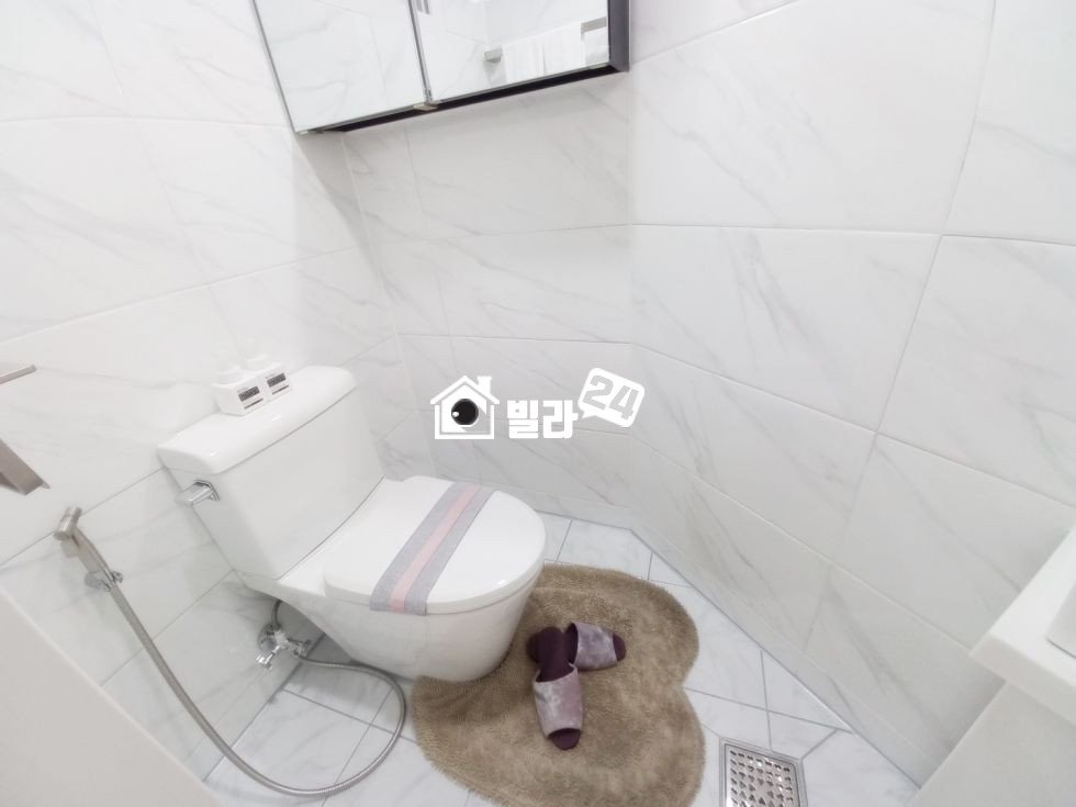 경기 수원장안구 조원동 ◈ 장안구청 옆 / 학군 최고 / 넓은 쓰리룸에 테라스 ~ !! 분양 매물번호 35391 사진 11