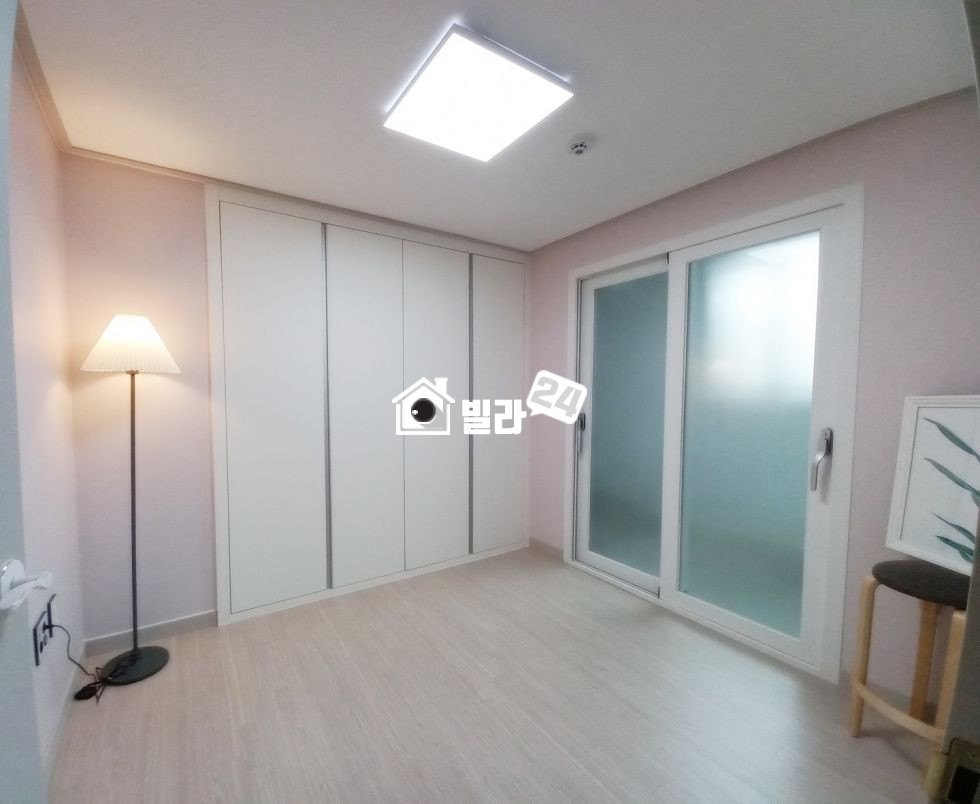 서울 양천구 신월동 ★신월동에 정말 넓은 평수를 찾으시나요?? 베란다가 2개? 정말 넓게 잘빠진 쓰리룸 ! 분양 매물번호 35431 사진 8