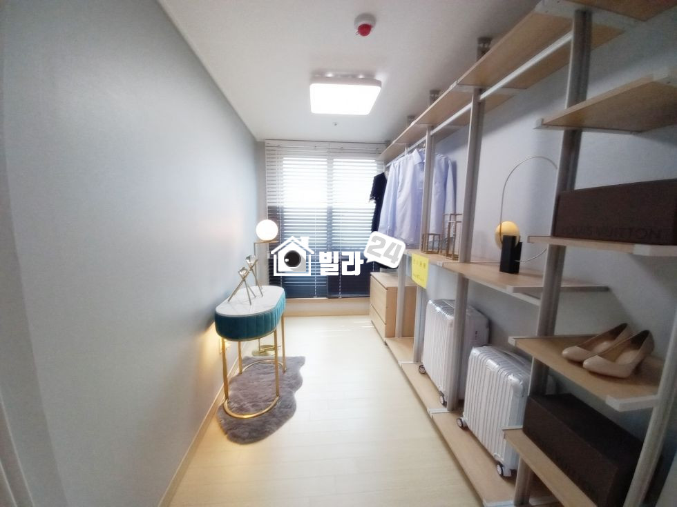 서울 금천구 시흥동 ★시흥동 쓰리룸 / 전망 끝내주고 인테리어 럭셔리 / 금천구청역세권 / 분양 매물번호 35385 사진 10
