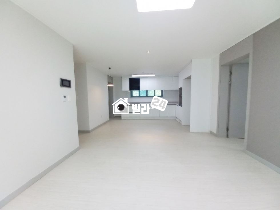 충남 천안동남구 북면 연춘리 ★ 천안 연춘리 정말 넓은 쓰리룸 / 빌라 대단지 형성 / 산 조망 전원생활 느끼기 좋아요 ★ 분양 매물번호 34877 사진 3