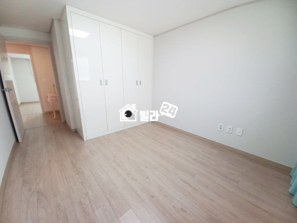 충남 천안동남구 목천읍 신계리 ♠ 신계리 6개동 대단지 넓은 쓰리룸 / 생활인프라 / 일렬주차에 단지 깔끔 / 대출 잘나와요~ 바로 연락주세요~!! 분양 매물번호 35230 사진 6