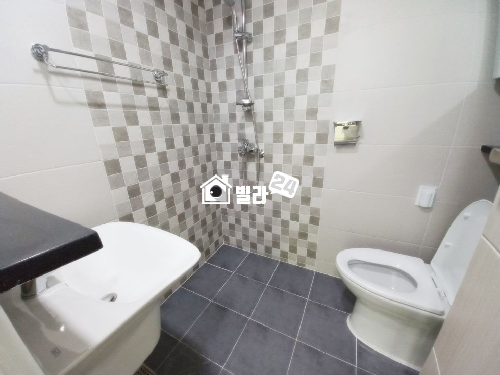 충남 천안동남구 목천읍 신계리 ♠ 신계리 6개동 대단지 넓은 쓰리룸 / 생활인프라 / 일렬주차에 단지 깔끔 / 대출 잘나와요~ 바로 연락주세요~!! 분양 매물번호 35230 사진 9