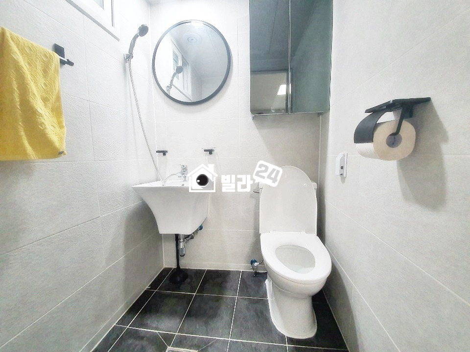 서울 금천구 독산동 ★ 금천구 독산동★ 대형백화점&마트 인접한 평수 대비 구조 너무나 잘빠진 주차100%의 무인택배함과 헤링본 구정마루로 집의 완벽함을 더한 3룸입니다 분양 매물번호 31413 사진 6