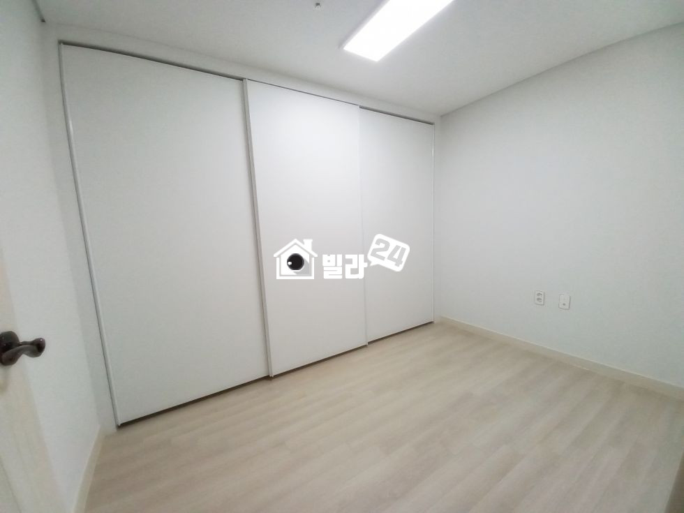 경기 시흥시 신천동 ★☆시흥 신천동 정말 넓게 나온 쓰리룸 / 일렬주차 끝내주고 엑기스 현장 있어요 ~ ^^ 분양 매물번호 33682 사진 8