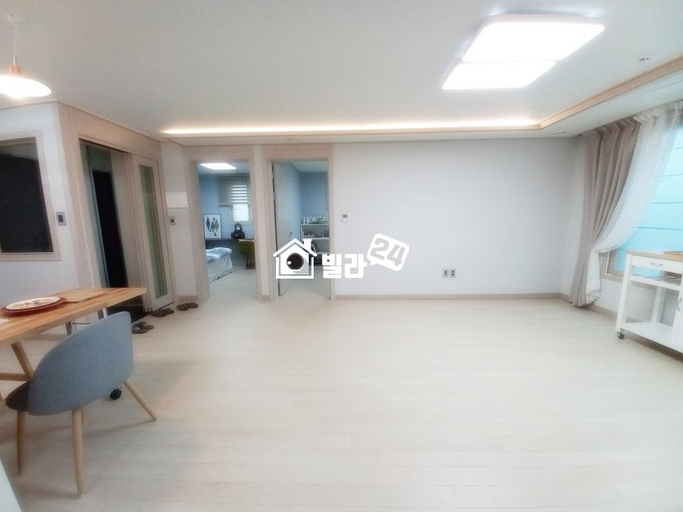 서울 금천구 시흥동 ★ 투룸/쓰리룸 거실 넓게 나온 집! 초등학교 도보가능 / 집 뒤에 숲세권! 분양 매물번호 34967 사진 2
