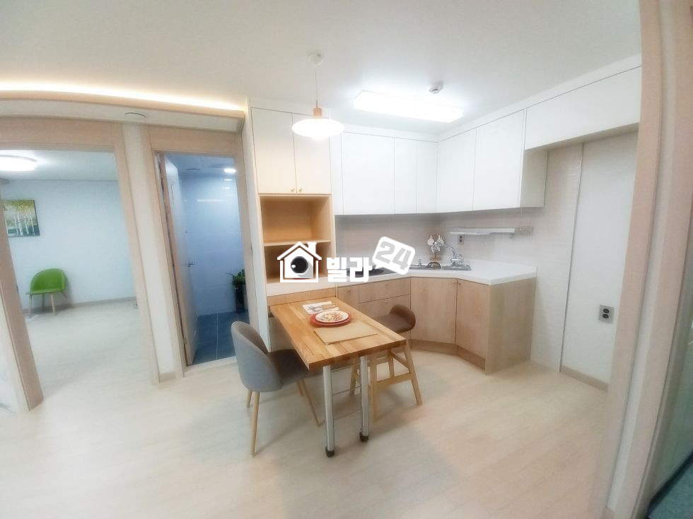 서울 금천구 시흥동 ★ 투룸/쓰리룸 거실 넓게 나온 집! 초등학교 도보가능 / 집 뒤에 숲세권! 분양 매물번호 34967 사진 4
