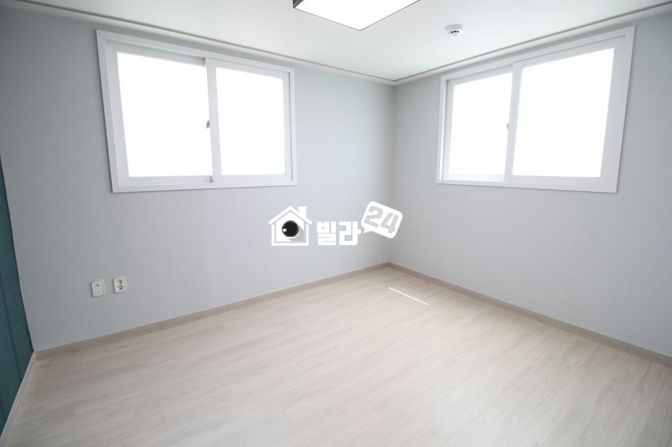 서울 구로구 개봉동 ★ *개봉역도보8분* 학군과 시장 편의시설에 인접한 왕테라스 3룸 현장입니다 ★ 분양 매물번호 31675 사진 5