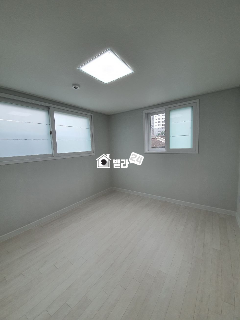 서울 동작구 상도동 ✔반짝반짝 !! 폴리싱타일 / 상도동 최저가 2룸 !! 즉시입주 가능 / 마감임박현장 !!! ✔ 분양 매물번호 34433 사진 3