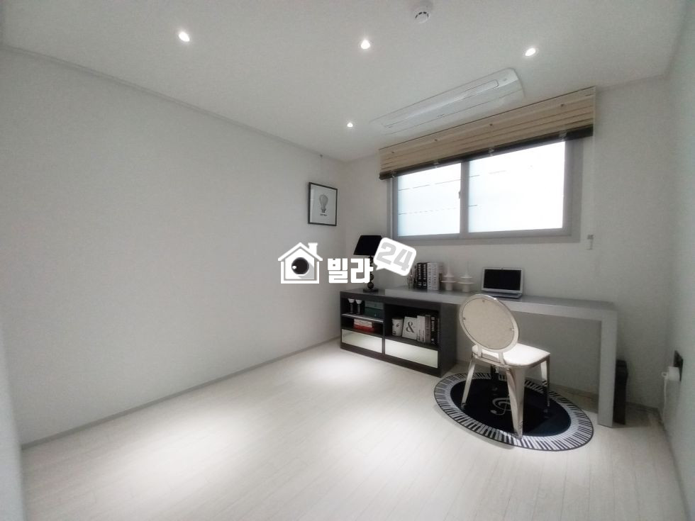서울 마포구 연남동 ☆연남동 넓은 쓰리룸 / 거실주방 넓어요 / 마포구 매물 최다!!! 분양 매물번호 35250 사진 9