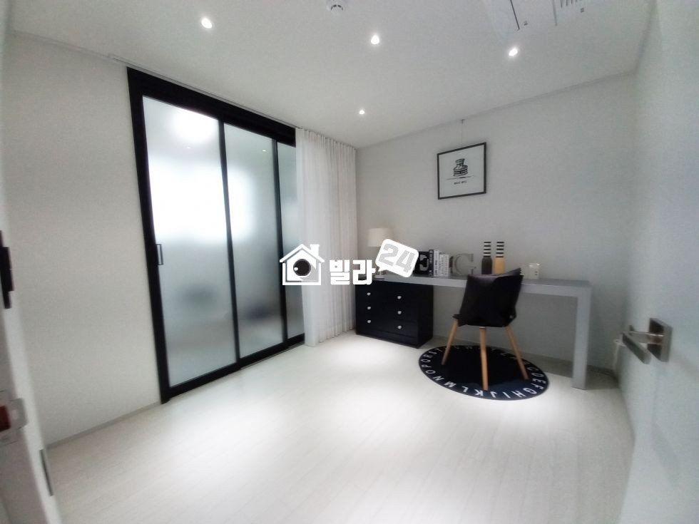 서울 마포구 연남동 ☆연남동 넓은 쓰리룸 / 거실주방 넓어요 / 마포구 매물 최다!!! 분양 매물번호 35250 사진 10