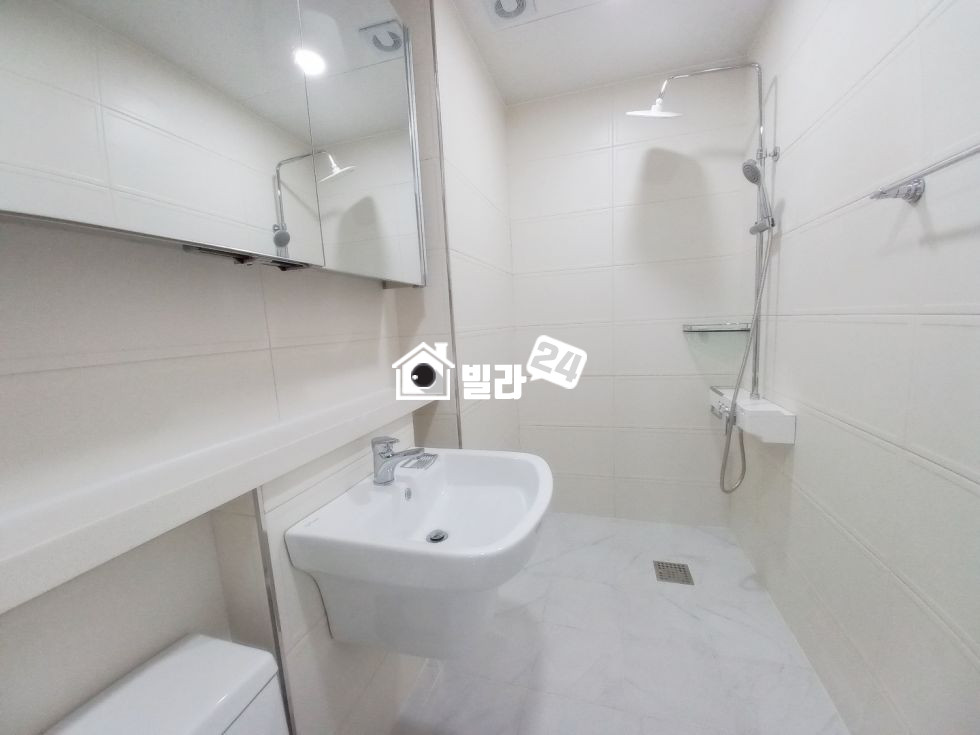 서울 서대문구 북아현동 ## 북아현동 넓은 쓰리룸 / 서대문구 매물 많이 있어요~ ! 최고의 집으로 안내하겠습니다~! 분양 매물번호 35359 사진 10