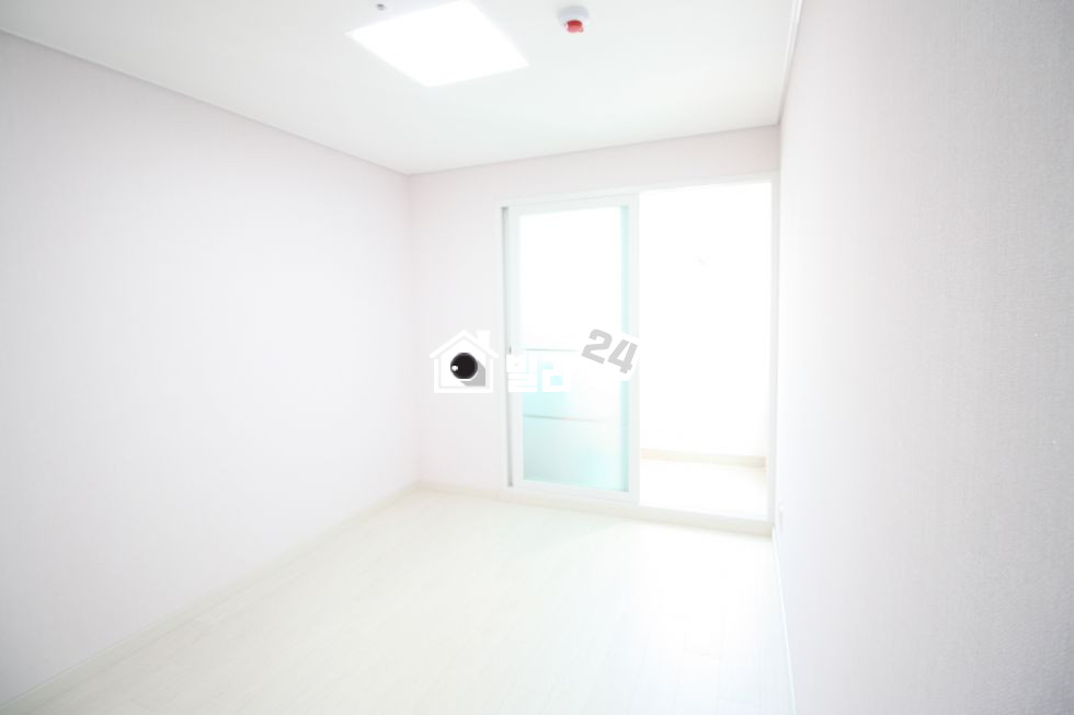 인천 남동구 구월동 ★ 구월동 ★ 넓고 넓게 빠진 3룸입니다 타입별 등기별 다다른 세대들입니다 실입주 적으신분들도 연락주세요 ^^ 분양 매물번호 32568 사진 4