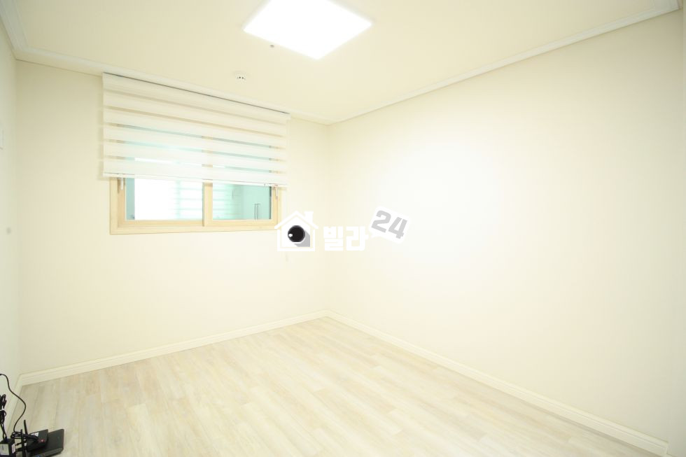경기 광주시 장지동 ◈◈ 장지동!!! 멋진 신축빌라!!! ◈◈ 거실 알파공간과 안방붙박이까지~~~!!!!!! 주방인테리어에도 신경쓴 집!!! 아늑한 이곳~~✨✨ ✿ 샤워부스 설치 ✿ 구경한번 오셔요~~~!!!!!! 분양 매물번호 33733 사진 6