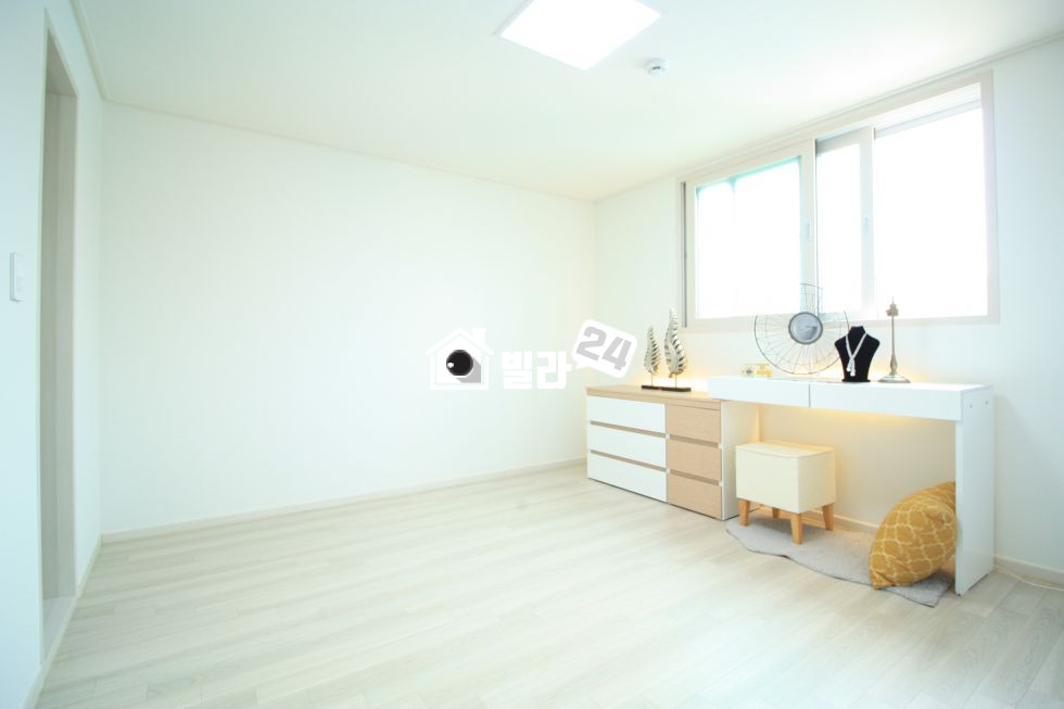 인천 서해구 검암동 ▣ 서구 검암동 ▣ 한가로운 주택가 위치♣♧ 탁 트인 거실 전망, 밝은 채광!! 분양 매물번호 33131 사진 3