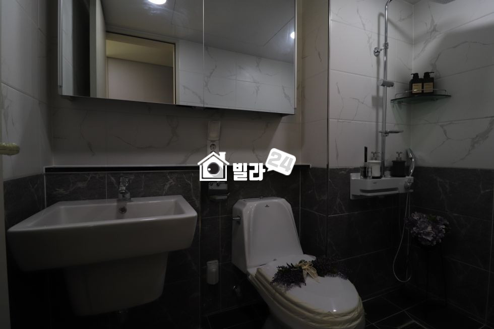 인천 부평구 부평동 ■부평구[노보정]■ 부평동/ 구조 전장 우수 일렬식주차장/무인택배함/cctv/엘리베이터까지 3룸 입니다 분양 매물번호 32308 사진 7