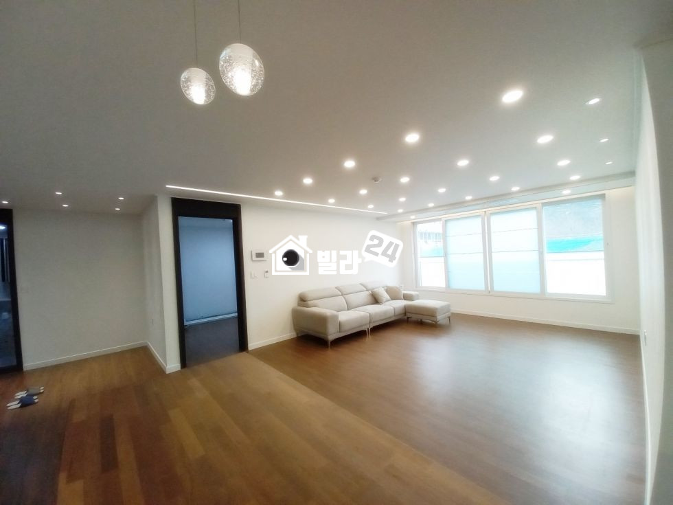 경기 부천소사구 괴안동 ★부천괴안동 가장 넓은 쓰리룸!! 거실주방 정말 넓게 나오고 방도 커요!~! 시원시원한 구조 ★ 분양 매물번호 35198 사진 2