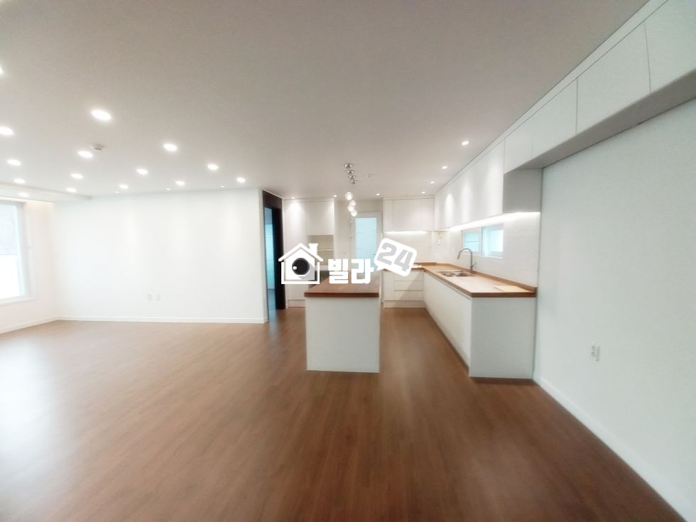 경기 부천소사구 괴안동 ★부천괴안동 가장 넓은 쓰리룸!! 거실주방 정말 넓게 나오고 방도 커요!~! 시원시원한 구조 ★ 분양 매물번호 35198 사진 4