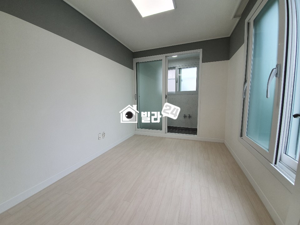 경기 부천소사구 괴안동 ★테라스★일렬식주차장/ 주택단지 안에 있어서 되게 조용하고 치안에 안전합니다 ^^ 분양 매물번호 31446 사진 5