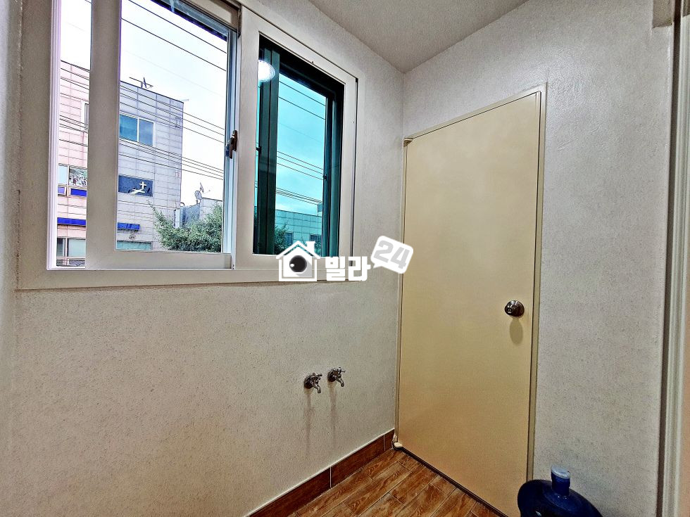 경기 부천원미구 원미동 ↗부천종합운동장역세권↗↗원미동 으뜸 3룸 / 거실주방 넓은 집 / 인테리어 끝내줘요!! 분양 매물번호 34801 사진 12