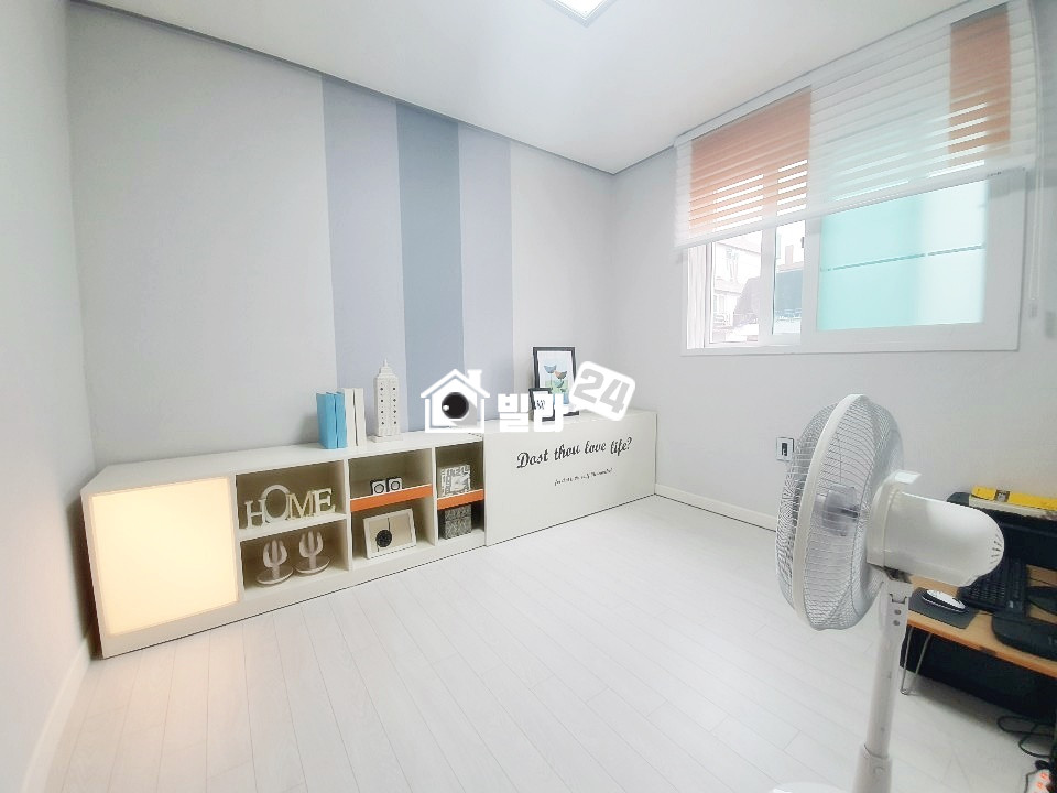 경기 부천원미구 춘의동 ● 거실 주방 너무 예쁘게 빠졌습니다 ● 층간소음재 내진설계 시공 완료 ★한빌라에 2룸도 같이 있어 나오셔서 같이 보시면 될거 같습니다 분양 매물번호 31411 사진 4