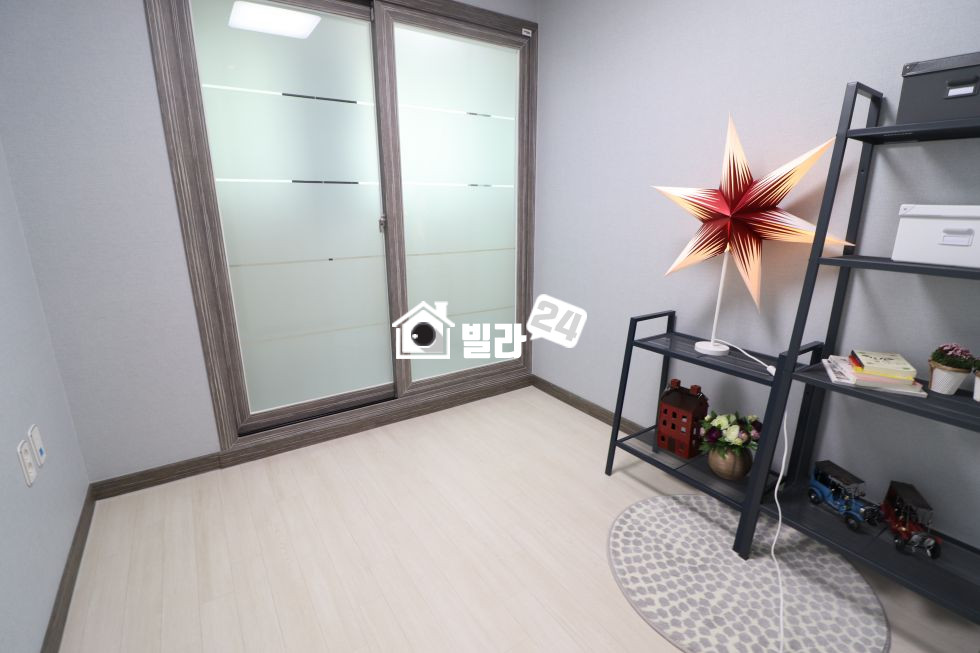 경기 부천원미구 도당동 ★ 주 거 일형의 폴리싱타이로 마무리한 3룸 ★ 넓고 넓은 거실~~~ 눈으로 직접!!! 확인 하세요!!! 분양 매물번호 31447 사진 7