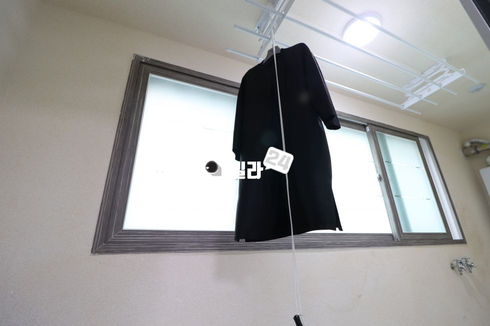 경기 부천원미구 도당동 ★ 주 거 일형의 폴리싱타이로 마무리한 3룸 ★ 넓고 넓은 거실~~~ 눈으로 직접!!! 확인 하세요!!! 분양 매물번호 31447 사진 9
