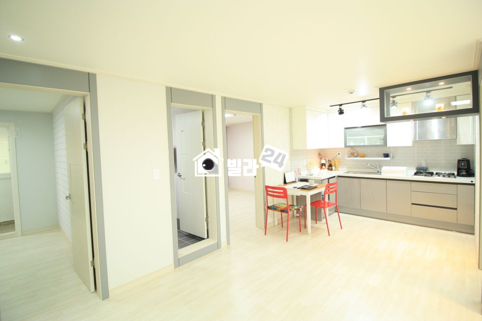 경기 안산단원구 와동 ☸☸ 와동!!! ☸☸ 쓰리룸 거실 넓은구조에요~~~♥♥ 안정감이 느껴지는 집~~!!!!! 분양속도 빠른 쓰리룸현장!!!! 너무 좋은집입니다~~~!!!!!! 분양 매물번호 33545 사진 3