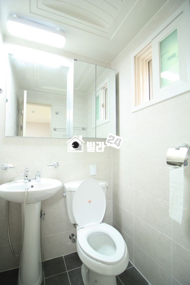경기 안산단원구 와동 ☸☸ 와동!!! ☸☸ 쓰리룸 거실 넓은구조에요~~~♥♥ 안정감이 느껴지는 집~~!!!!! 분양속도 빠른 쓰리룸현장!!!! 너무 좋은집입니다~~~!!!!!! 분양 매물번호 33545 사진 8