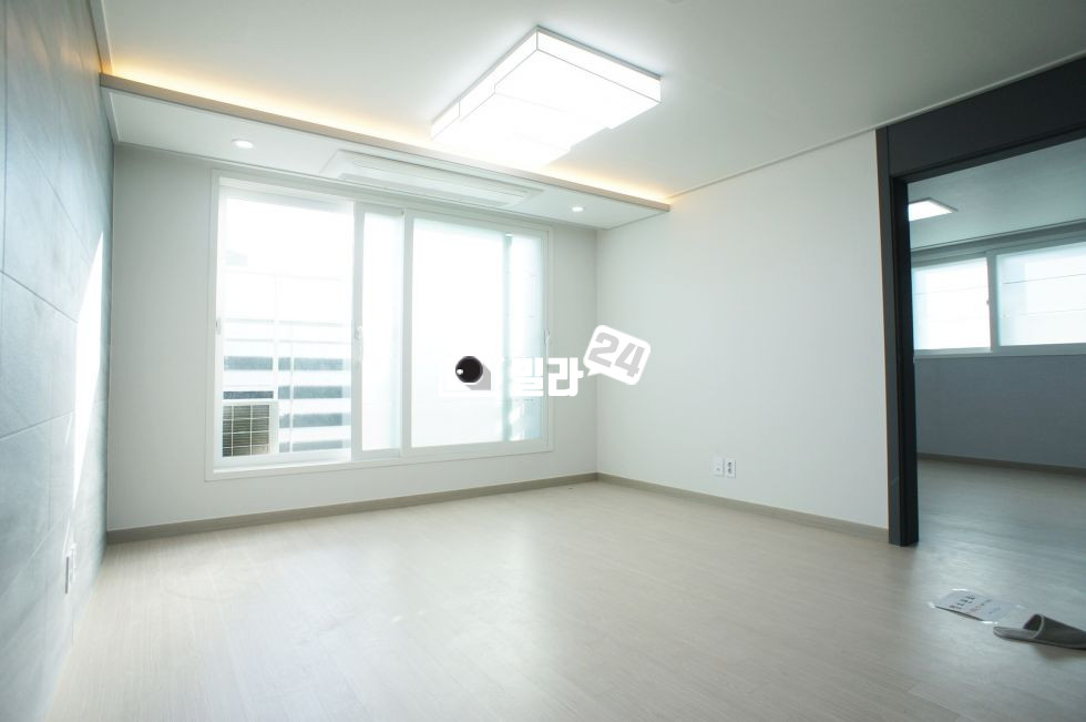 경기 안산단원구 선부동 ☞『테라스가 있는복층 』☜ ★자녀가 마음껏 뛰어놀 수 있는 집!!★아이가 있는 집 & 신혼집으로 딱이네! ★내맘속으로★ 분양 매물번호 30473 사진 1