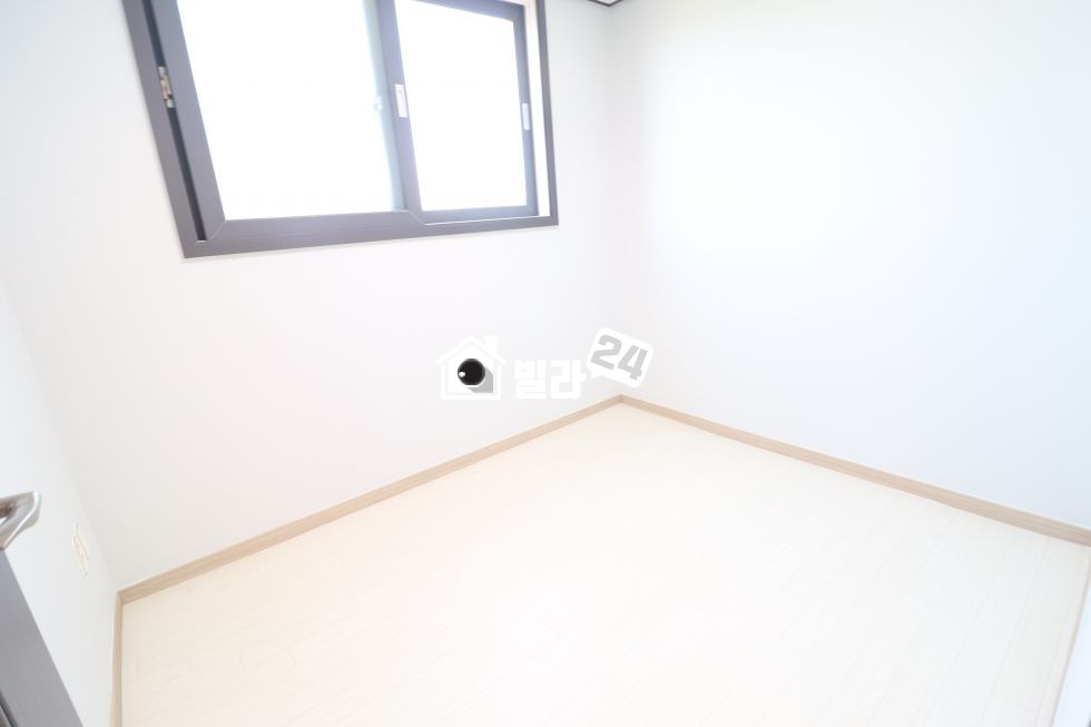 서울 은평구 대조동 고층!!! 집에 창문이 너무 많아 바람이 슝슝슝!!!!! ★ 구조 잘빠지고 정말 예쁩니다 분양 매물번호 31679 사진 6