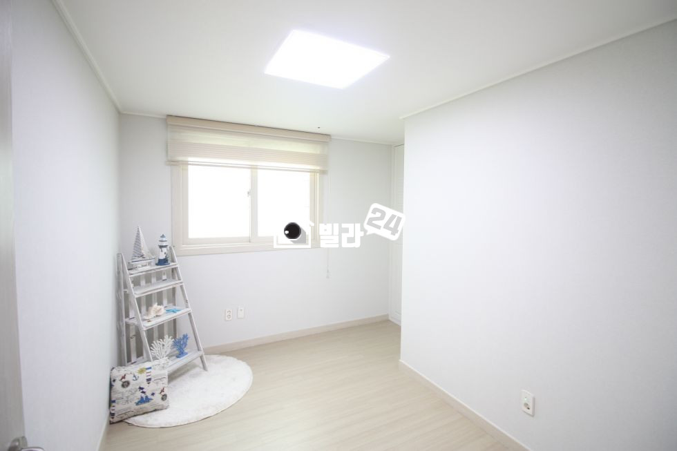 서울 은평구 역촌동 ★역촌동★ 한샘싱크대와 헤링본바닥 그리고 평지!!! 정말 최고급 자재 시공된 3룸입니다 분양 매물번호 31280 사진 4