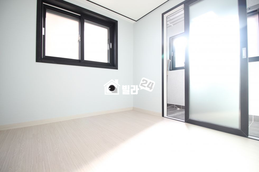 서울 은평구 응암동 ➽확인필수!! ✔새절역 도보5분 ✔세련된 인테리어 ✔엄청난 채광 ✔ㄷ자 주방 ✔주방&거실 분리형구조 ✔방3화장실2 분양 매물번호 33036 사진 8