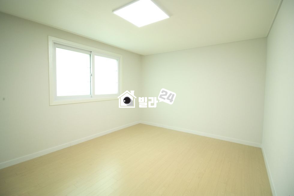 경기 안산상록구 건건동 ◈◈ 건건동 신축 흔치않아요!! ◈◈ 차분한 인테리어!!! 4룸 구조라 넓고 편한 집이에요~~!!! 꼭 보셔야 할 집~~~❤❤❤ 분양 매물번호 33540 사진 4