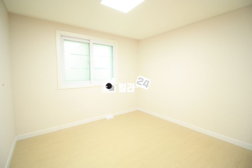 경기 안산상록구 건건동 ◈◈ 건건동 신축 흔치않아요!! ◈◈ 차분한 인테리어!!! 4룸 구조라 넓고 편한 집이에요~~!!! 꼭 보셔야 할 집~~~❤❤❤ 분양 매물번호 33540 사진 6