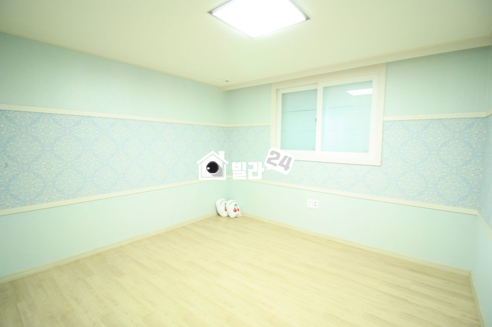 경기 안산상록구 본오동 ♣♣ 본오동 쓰리룸 OK!!! ♣♣ 주거지라 조용하고 살기좋은 동네에요~~!!!! 가족과함께 거주하시기도 안성맞춤~~!!!!!! 깔끔한 인테리어에 아늑한 신축빌라입니다~~~❤❤ 분양 매물번호 33536 사진 4