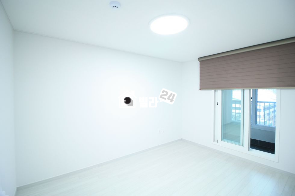 경기 하남시 감북동 ✿✿ 감북동 9호선 역세권 쓰리룸!!! ✿✿ 채광좋은집!!! ☻ 주방공간 여유까지 ☻ 서울이 코앞~~!!!! 너무 좋아요~~!!!!! 분양 매물번호 33581 사진 5