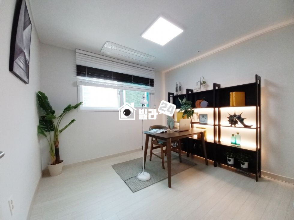 경기 하남시 덕풍동 ♣ 하남시청 초역세권 / 전 세대 남향에 막힌데 전혀 없는 쓰리룸 / 집 환하고 시원하네요~ 하남에 이 집 빠지면 말이 되나요?? 분양 매물번호 35436 사진 8