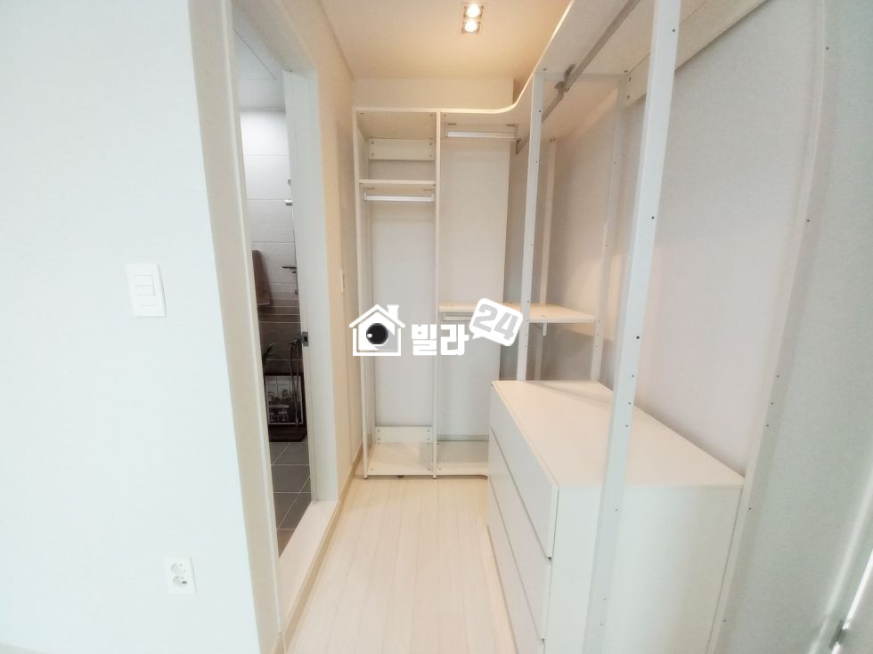 경기 하남시 덕풍동 ♣ 하남시청 초역세권 / 전 세대 남향에 막힌데 전혀 없는 쓰리룸 / 집 환하고 시원하네요~ 하남에 이 집 빠지면 말이 되나요?? 분양 매물번호 35436 사진 10
