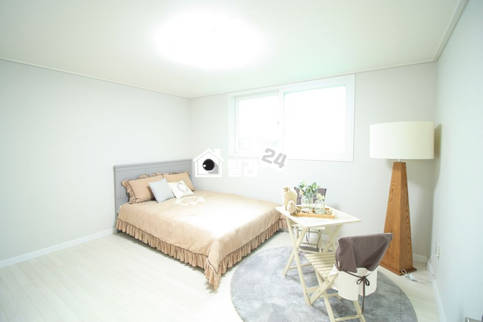 경기 파주시 파주읍 파주리 ❂❂ 파주역 쓰리룸!!! 고급빌라 신축!!! ❂❂ 볼수록 매력적인 집~~!!! 생각나는 집이에요~~❤❤ 분양 마감임박~~~❤❤ 언른 한번 보셔요~~~~!!!!! 주방&거실 넓은 구조에요~~~!!!!!! 분양 매물번호 33150 사진 3
