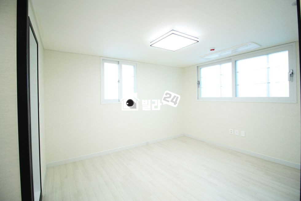 경기 의정부시 의정부동 ☸☸의정부역 초역세권 이럴수가!!!! ☸☸ 오순도순 함께할 이쁜집이에요~~~!!!! 안방드레스룸도 커요~~!!!! 의정부 로데오거리 가까워요~~!!!!! 위치&구조너무 좋아요~~!!!!!! 분양 매물번호 33111 사진 4