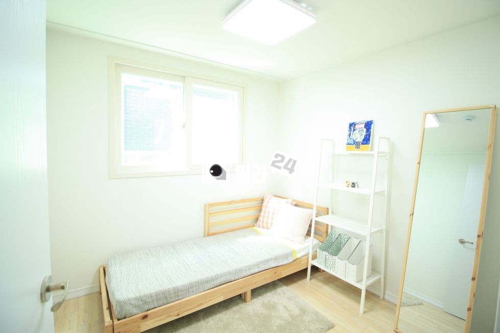 경기 용인처인구 김량장동 ✪✪ 김량장동 쓰리룸!!! 너무 저렴!!!! ✪✪ ♕ CGV영화관 ♕ ☎ 처인구청 ☎ ♨ 스타벅스 ♨ ☞ 중앙시장 ☜ 편의시설 잘 갖춘 살기좋은 동네에요~~~!!!!!! 분양 매물번호 33190 사진 6