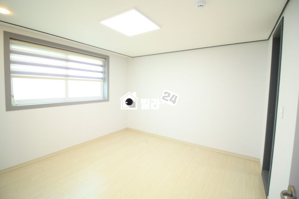 경기 용인처인구 역북동 ▣▣ 김량장역!!! 역세권 신축현장!!! ▣▣ 주방과 거실 모두 공간넉넉해요~~❢❢ 주변 생활권 ☞ 먹거리 ☞ 학군 ☞ 버스정류장 ☞ 전철역 ☞ 여러가지로 좋은 신축현장입니다~~~!!!!!! 분양 매물번호 33196 사진 3