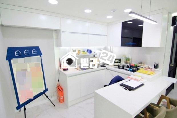 경기 용인처인구 김량장동 ◈◈ 김량장동 역세권빌라 알짜배기!!! ◈◈ 용인공용버스터미널✔ 중앙시장✔ 주민센터✔ 마포고등학교✔ 복지센터✔ 편의시설 완비 집안 분위기도 좋아좋아요~~~❤❤❤ 분양 매물번호 33462 사진 2