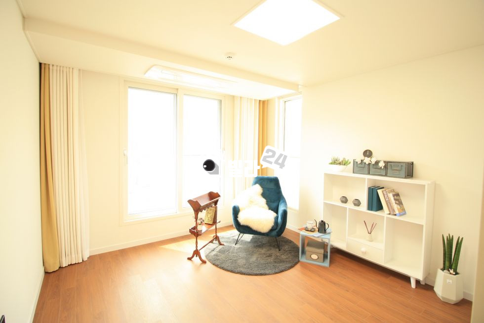 경기 용인수지구 동천동 ●● 동천동!!! 넉넉한 복층 현장!!!! ●● 세련된 조명 ★ 인테리어 ★ 자재고급 너무 훌륭한 집이에요~~~!!!! 동천동에서 보기힘든 현장이에요~~~!!!!! 구경오셔요~~~❣❣❣ 분양 매물번호 33188 사진 3