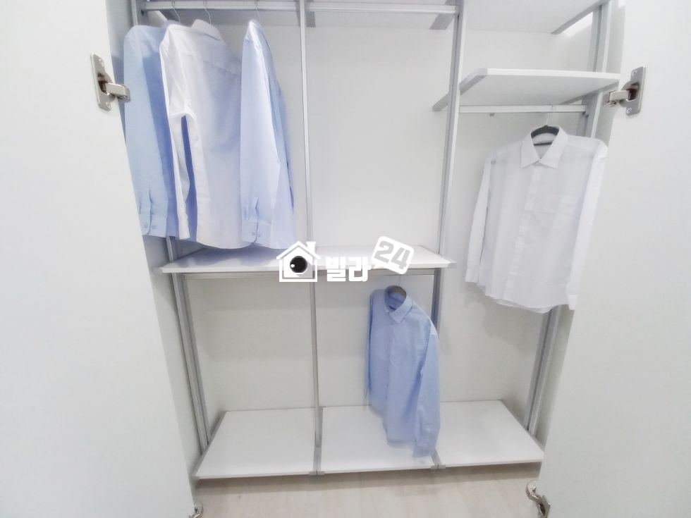 경기 용인수지구 신봉동 ★☆ 용인 신봉동 럭셔리 쓰리룸 / 전망 탁 트여있고 초등학교 옆/ 전세도 가능해요 신봉에서 가장 핫한 집! 분양 매물번호 35408 사진 6